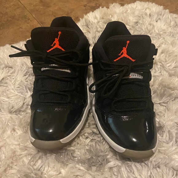 JORDAN 11 RETRO LOW - Picture 2 of 7